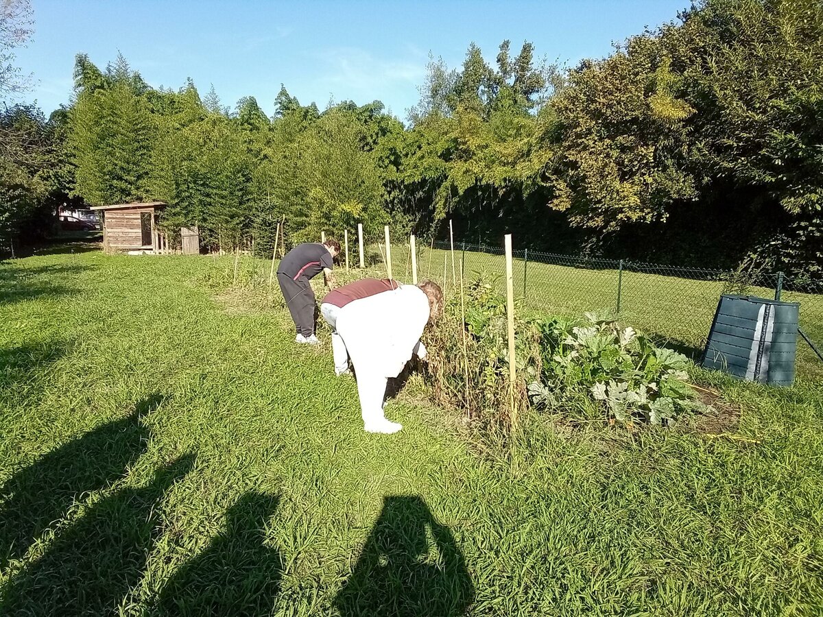 À Orthez, la solidarité se cultive aussi… au potager !